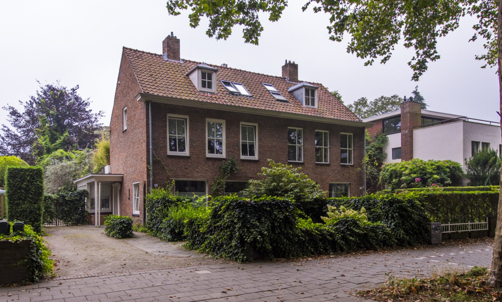 Tilburg, Bredaseweg 352